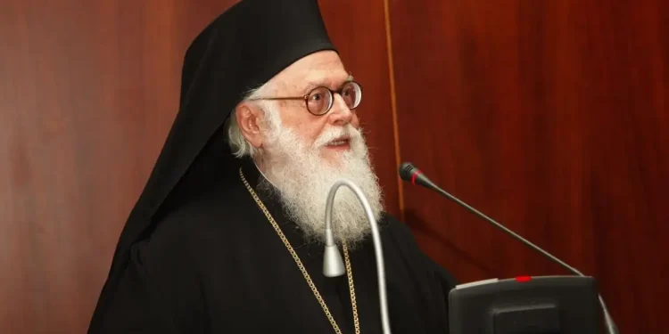 Δύσκολες ώρες για τον Αρχιεπίσκοπο Αλβανίας Αναστάσιο