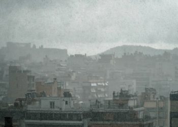 Ομίχλη στην Αττική: Προβλήματα σε Κηφισό, Συγγρού και προάστια