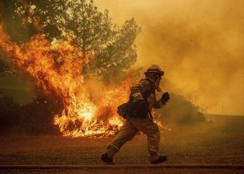 Καλιφόρνια: Πυρκαγιές, περιβαλλοντική καταστροφή και ασφαλιστική κρίση