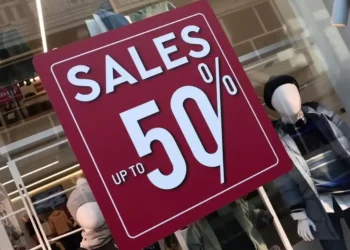 Χειμερινές εκπτώσεις: Μέχρι πότε θα διαρκέσουν – Τι πρέπει να προσέξουν οι καταναλωτές