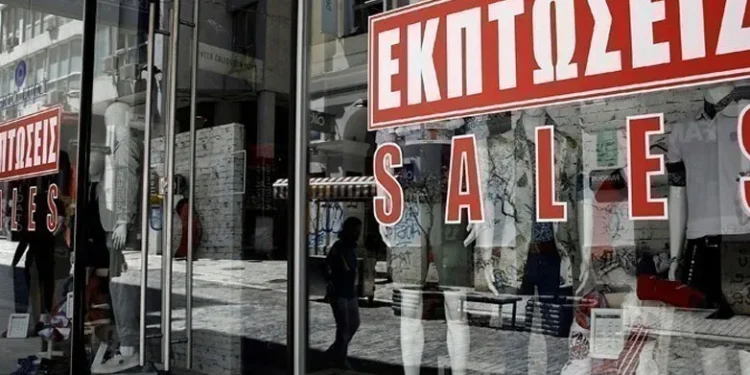 Ανοιχτά σήμερα τα εμπορικά καταστήματα λόγω χειμερινών εκπτώσεων – Το ωράριο λειτουργίας
