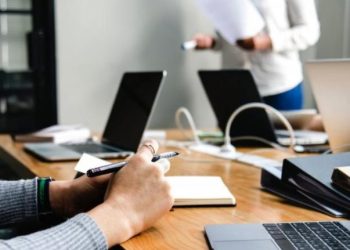 Ανατροπές στις υπερωρίες όπως προστάζουν οι εργοδότες