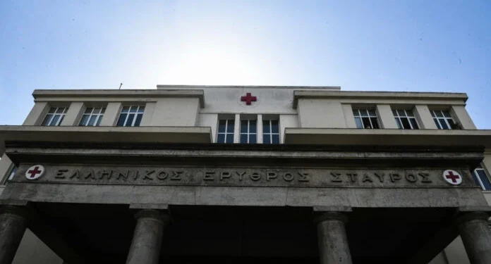 Ασανσέρ έπεσε στον «Ερυθρό Σταυρό» – 4 τραυματίες