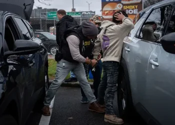 ΗΠΑ: Μεγάλη επιχείρηση κατά παράτυπων μεταναστών στο Σικάγο