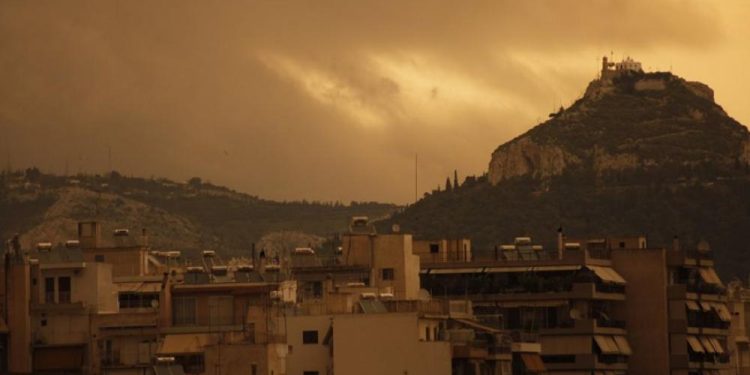Καιρός: Αφρικανική σκόνη και λασποβροχές σήμερα