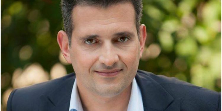 Καλλιθέα: Παραιτήθηκε από δημοτικός σύμβουλος, ο Δημήτρης Κάρναβος