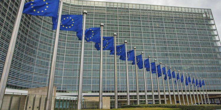 Γαλλία, Γερμανία, Ελλάδα και άλλες χώρες καλούν την ΕE να προστατεύσει τις εκλογές στην Ευρώπη από ξένη ανάμιξη