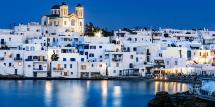 Κυκλάδες: Τοπικές αντιδράσεις στις πεντάστερες τουριστικές επενδύσεις