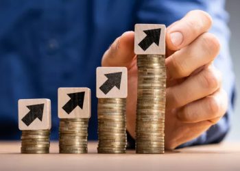 Αντίστροφη μέτρηση για τον νέο κατώτατο μισθό