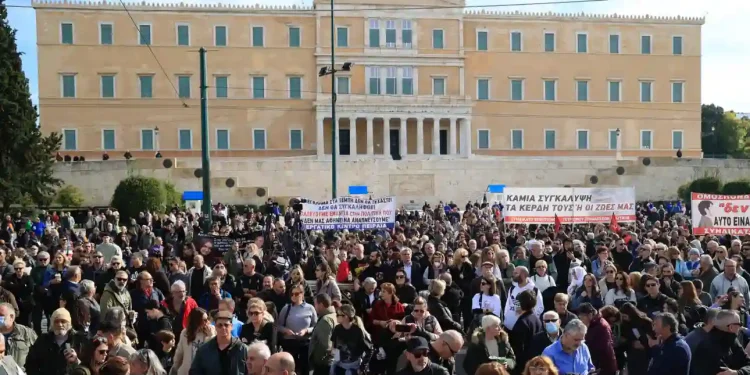 Αντιπαράθεση στη Βουλή στον απόηχο του συλλαλητηρίου για το δυστύχημα στα Τέμπη