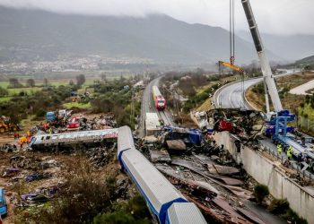 Τέμπη: Αστυνομικοί κατέθεσαν ότι δέχτηκαν πιέσεις για το «μπάζωμα» του χώρου στο σημείο της τραγωδίας