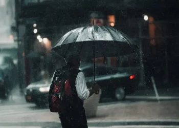 Απότομη αλλαγή του καιρού με πτώση θερμοκρασίας και πυκνές χιονοπτώσεις