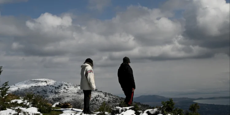 Πολικές αέριες μάζες φέρνουν ξανά χειμώνα και χιόνια – Απότομη αλλαγή του καιρού περιμένουν οι μετεωρολόγοι