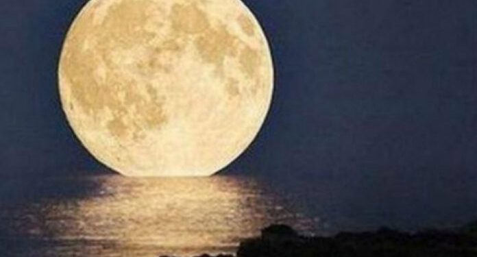 Η πρώτη πανσέληνος του 2025 – Ποιο είναι το «Φεγγάρι του Λύκου»