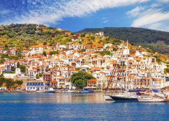 Η Σκόπελος στις κορυφαίες παραλίες της Ευρώπης για το 2025: Το Mamma Mia και η φυσική ομορφιά στο προσκήνιο