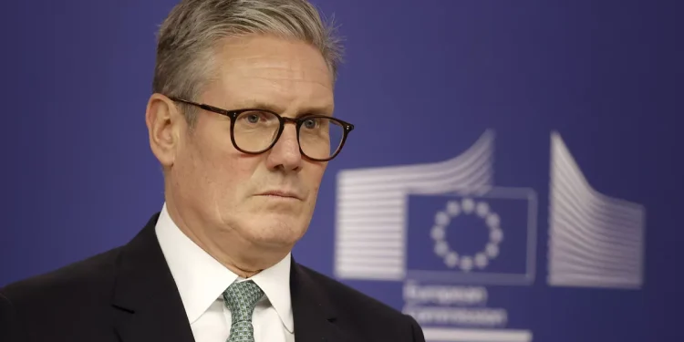 Κιρ Στάρμερ: Έτοιμη να αναπτύξει στρατεύματα στην Ουκρανία η Βρετανία