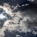 Καιρός σήμερα: Νεφώσεις παροδικά αυξημένες με τοπικές βροχές, κυρίως τις μεσημβρινές – απογευματινές ώρες