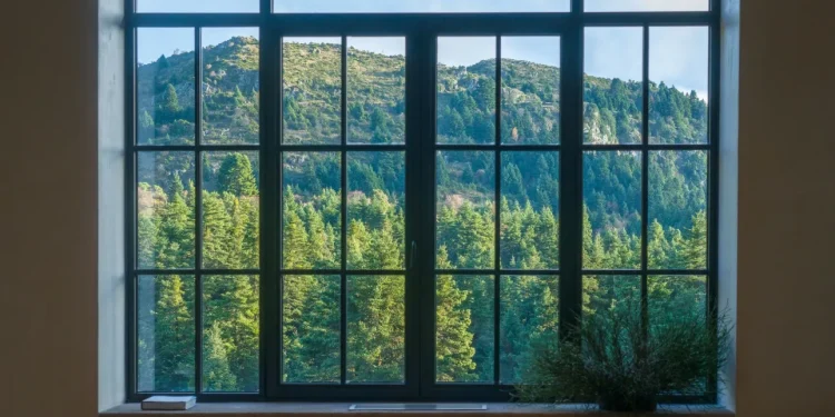 Ποιο ελληνικό ξενοδοχείο σαρώνει τα παγκόσμια βραβεία για το design και την αρχιτεκτονική του