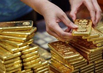 Παγκόσμια η ζήτηση για ράβδους χρυσού – Οδεύει προς τις 3.000 δολάρια