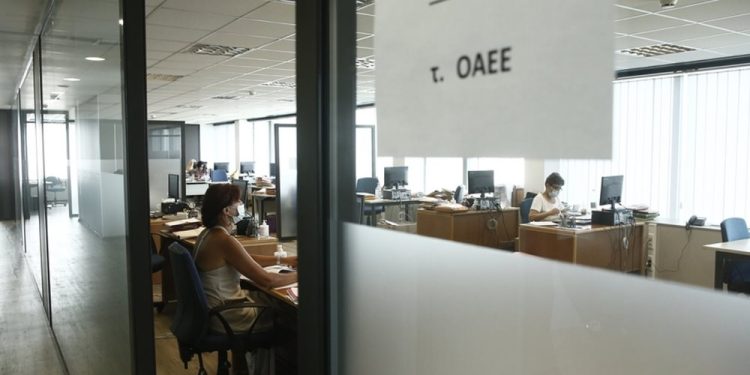 ΕΦΚΑ: Ψηφιακό μητρώο για όλα τα ένσημα από το 1980