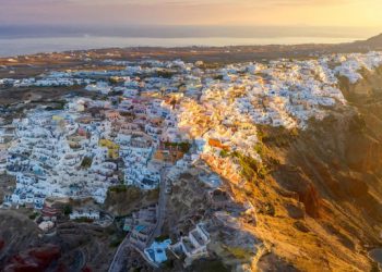 Σαντορίνη: Όλα τα πιθανά σενάρια για την εξέλιξη του φαινομένου