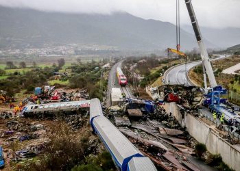 Nέα δεδομένα δημιουργούν τα βίντεο της εμπορικής αμαξοστοιχίας των Τεμπών – Κυβερνητικό πρέσινγκ στο ΠΑΣΟΚ