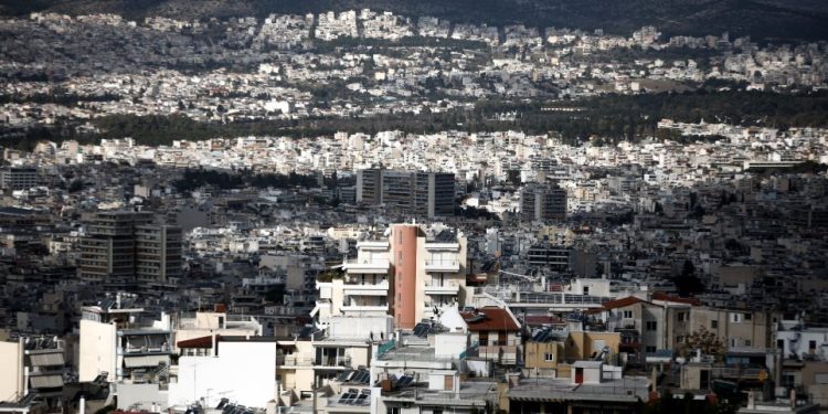 Τα 7 νέα ακίνητα στην Αθήνα που ρίξει στην αγορά ο ΕΦΚΑ φέτος