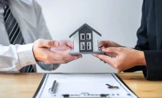 ΕΝΦΙΑ: Ποιοι μπορούν να τον εξοφλήσουν σε 24 μηνιαίες δόσεις – Τα SOS για τους φορολογούμενους