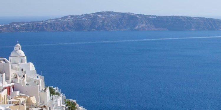 Τρεις νέες σεισμικές δονήσεις μεγέθους 4,1 ως 4,4 βαθμών της κλίμακας Ρίχτερ στο θαλάσσιο χώρο νότια της Αμοργού τις πρώτες πρωινές ώρες