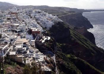 Συνεχίζονται τα Ρίχτερ στις Κυκλάδες, μέχρι 4,4 τη νύχτα – Συνεδριάζουν σήμερα οι επιστήμονες