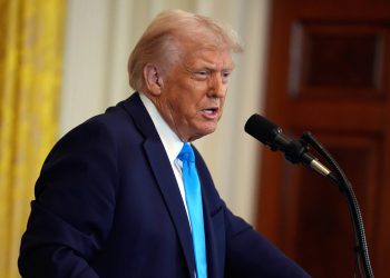 Ο Τραμπ υπέγραψε διάταγμα που προβλέπει κυρώσεις σε βάρος του Διεθνούς Ποινικού Δικαστηρίου