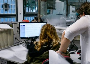 ΑΑΔΕ: Σαρωτικοί έλεγχοι σε εισοδήματα και ηλεκτρονικές δαπάνες