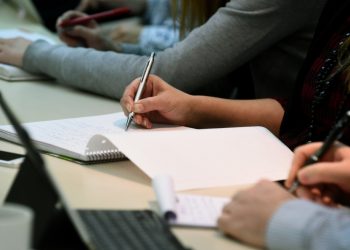 Εφορία και ΕΦΚΑ: Ποιες υποχρεώσεις θα πρέπει να τακτοποιηθούν μέχρι την Παρασκευή