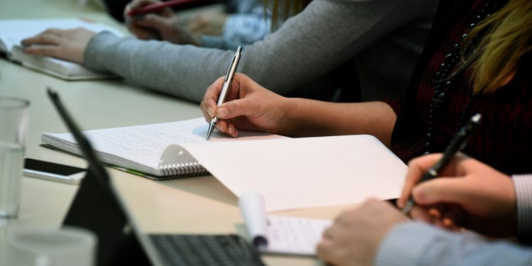 Εφορία και ΕΦΚΑ: Ποιες υποχρεώσεις θα πρέπει να τακτοποιηθούν μέχρι την Παρασκευή