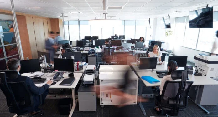 Αυξήσεις μισθών και νέες συλλογικές συμβάσεις στον ιδιωτικό τομέα