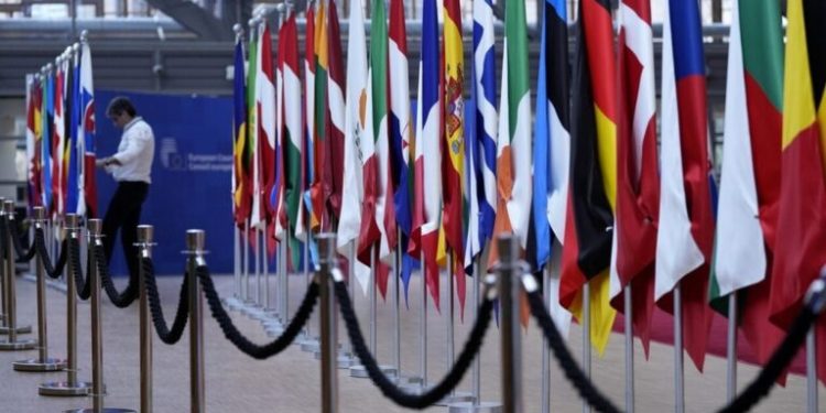 Άτυπη Σύνοδος Κορυφής σήμερα στις Βρυξέλλες αφιερωμένη στην άμυνα και στις διατλαντικές σχέσεις