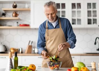 Αμύγδαλα και άλλες 8 τροφές που προστατεύουν από τον καρκίνο παχέος εντέρου