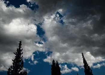 Πρόγνωση Καιρού: Τοπικές βροχές και καταιγίδες με άνοδο της θερμοκρασίας