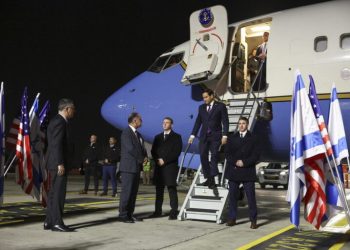 (Evelyn Hockstein/Pool Photo via AP)