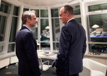 Ο Μητσοτάκης επενδύει στη σχέση με τον νέο Καγκελάριο Μερτς – Το άμεσο τηλεφώνημα και η ευρωπαϊκή αυτονομία