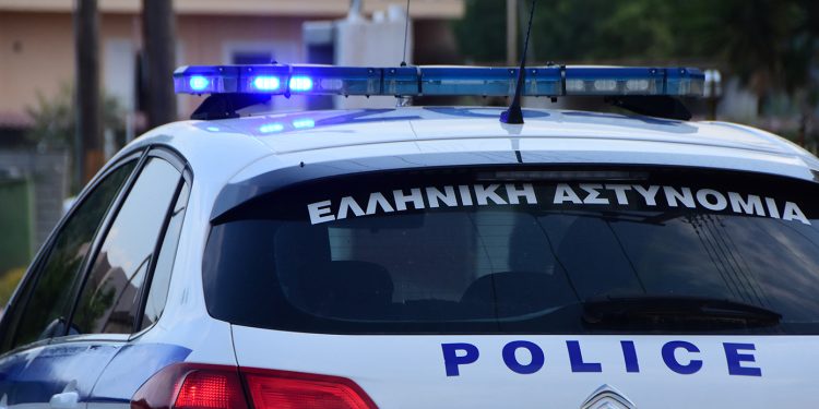 Σοκ στην κοινωνία της Σύμης: Με ποντικοφάρμακο και μαχαίρι θέλησε να σκοτώσει την μητέρα της 13χρονης το ζευγάρι των ανήλικων