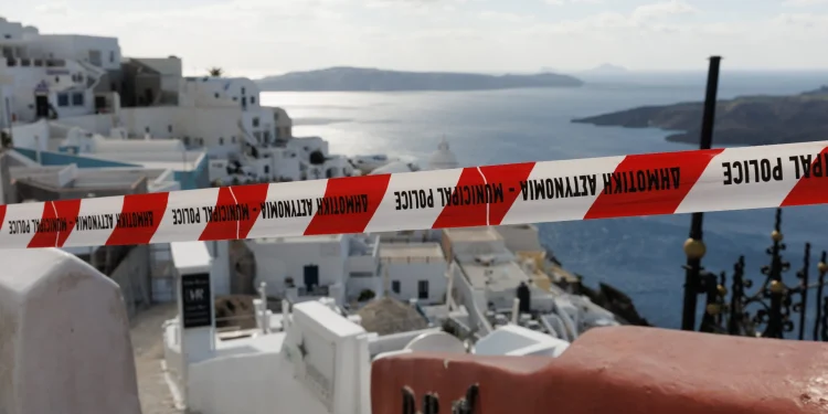 Σεισμική δραστηριότητα στη Σαντορίνη: Ανησυχία για τις συνεχείς δονήσεις