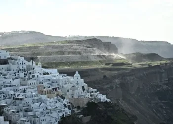 Έρευνες για τη σεισμική δραστηριότητα στη Σαντορίνη: Νέα δεδομένα και επιστημονικές εκτιμήσεις