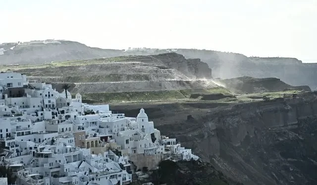 Έρευνες για τη σεισμική δραστηριότητα στη Σαντορίνη: Νέα δεδομένα και επιστημονικές εκτιμήσεις