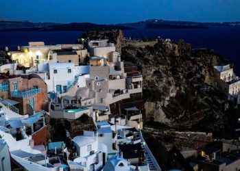 Σαντορίνη: Άλλος ένας δυνατός σεισμός – 5,3 από το Γεωδυναμικό ή 5,2 από το Ευρώ Μεσογειακό Κέντρο