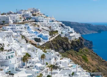 Σεισμοί: Να υπαχθούν οι επιχειρήσεις της Σαντορίνης σε καθεστώς έκτακτης ανάγκης, ζητεί η ΕΣΕΕ