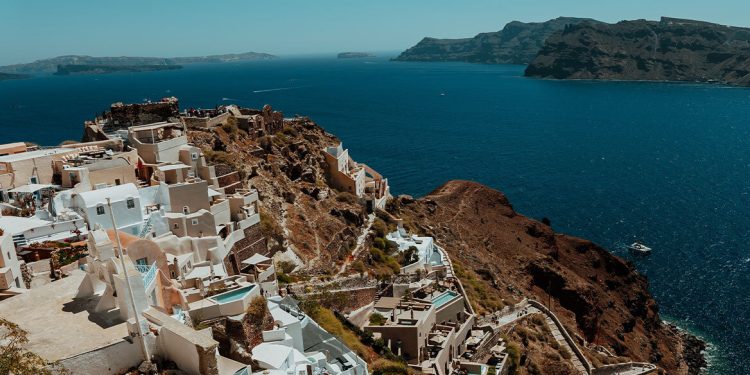 Σεισμοί στη Σαντορίνη – Καραστάθης: «Παρατηρείται μείωση του ρυθμού σεισμικότητας»