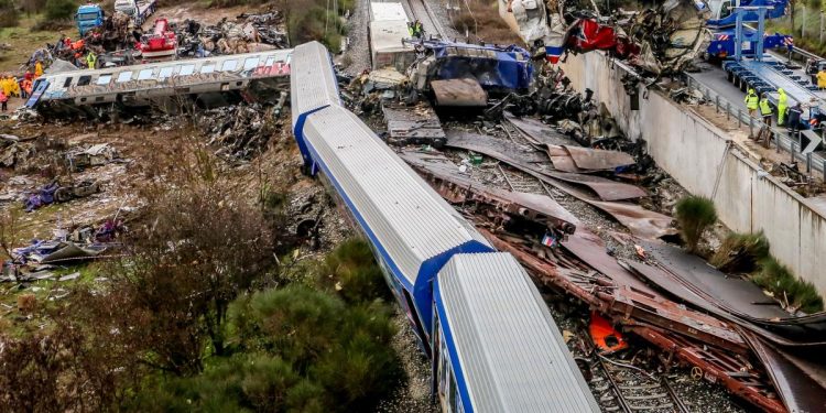 Τέμπη: Η πρώτη δικαστική απόφαση για αποζημίωση στην οικογένεια θύματος – Καταδίκη για Hellenic Train και ΟΣΕ