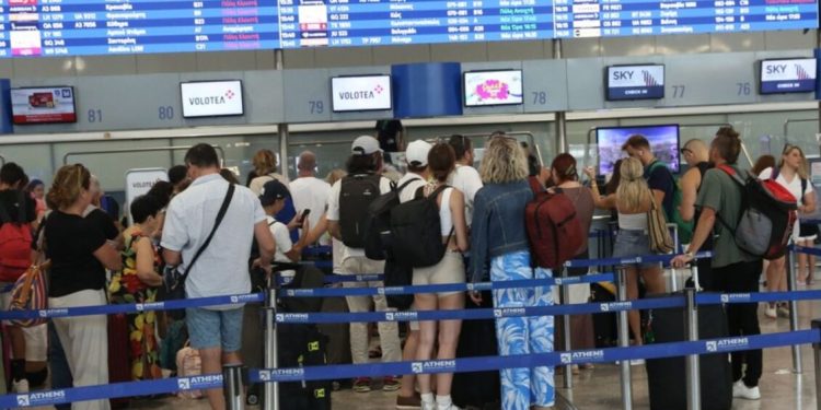 Τουρισμός: Στα 29,2 εκατομμύρια οι αεροπορικές αφίξεις στη χώρα το 2024