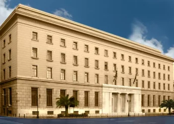 Στουρνάρα και τραπεζίτες βλέπουν σήμερα οι επικεφαλής SSM και SRB